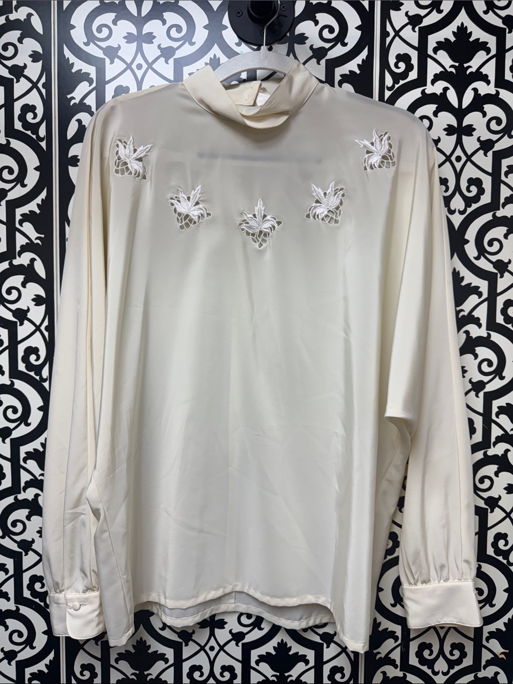 Elegant Vintage Cream Long Dolman Sleeve Embroidered Women's Top-